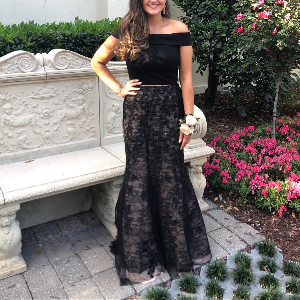 Size 4 Sherri Hill 2018 Prom